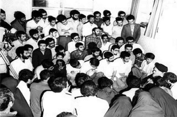 بارخوانی سیره علمی و عرفانی امام راحل؛ از نظریه ولایت فقیه تا الگوی عملی طلاب