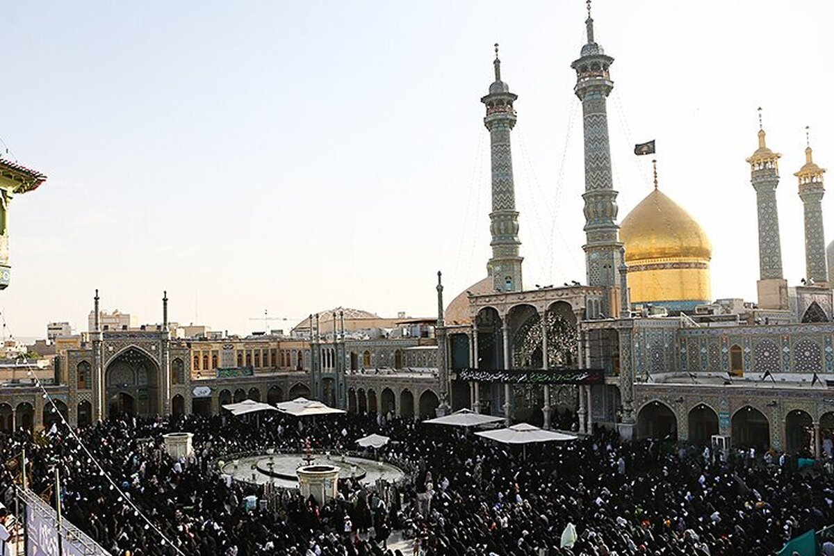 مراسم پرفیض دعای عرفه در حرم حضرت معصومه برگزار شد