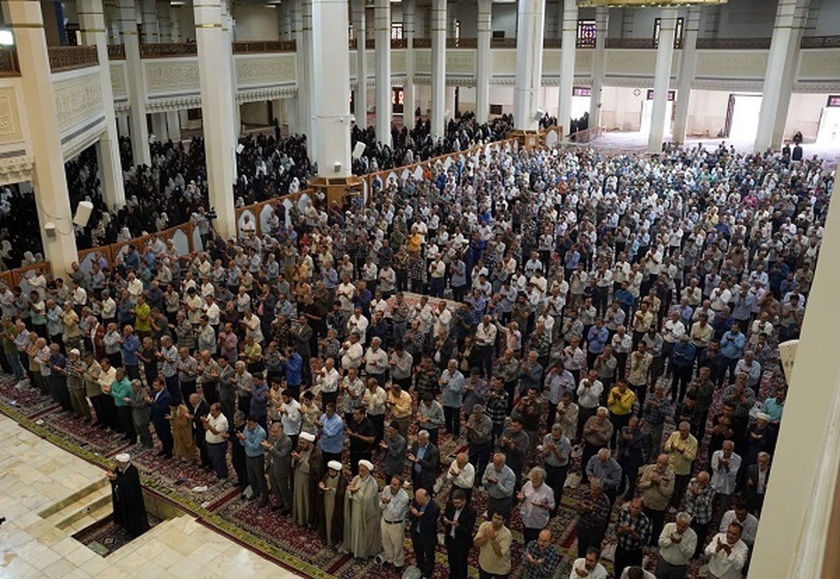 نماز عید قربان در حرم مطهر شاهچراغ شیراز اقامه شد+تصاویر