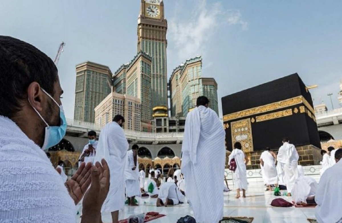 حجاج فارس در صحت کامل مناسک را به جا می آورند