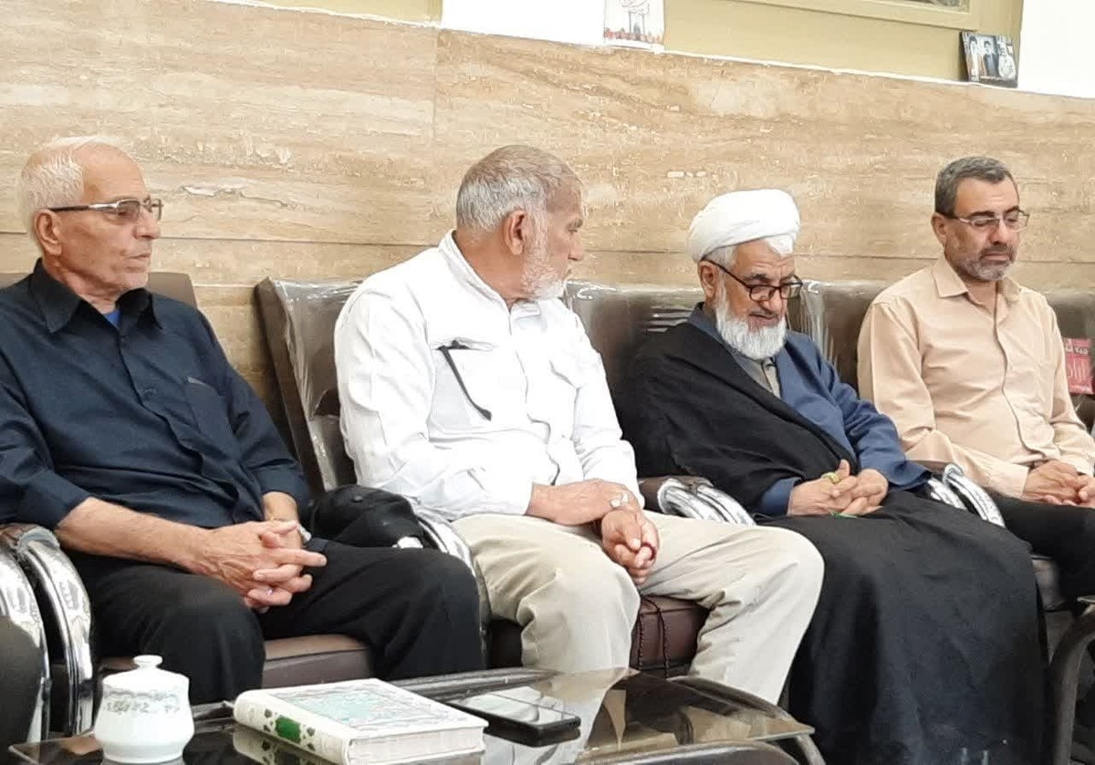 ۳۰۰ آیه در قرآن در شأن امام علی وجود دارد