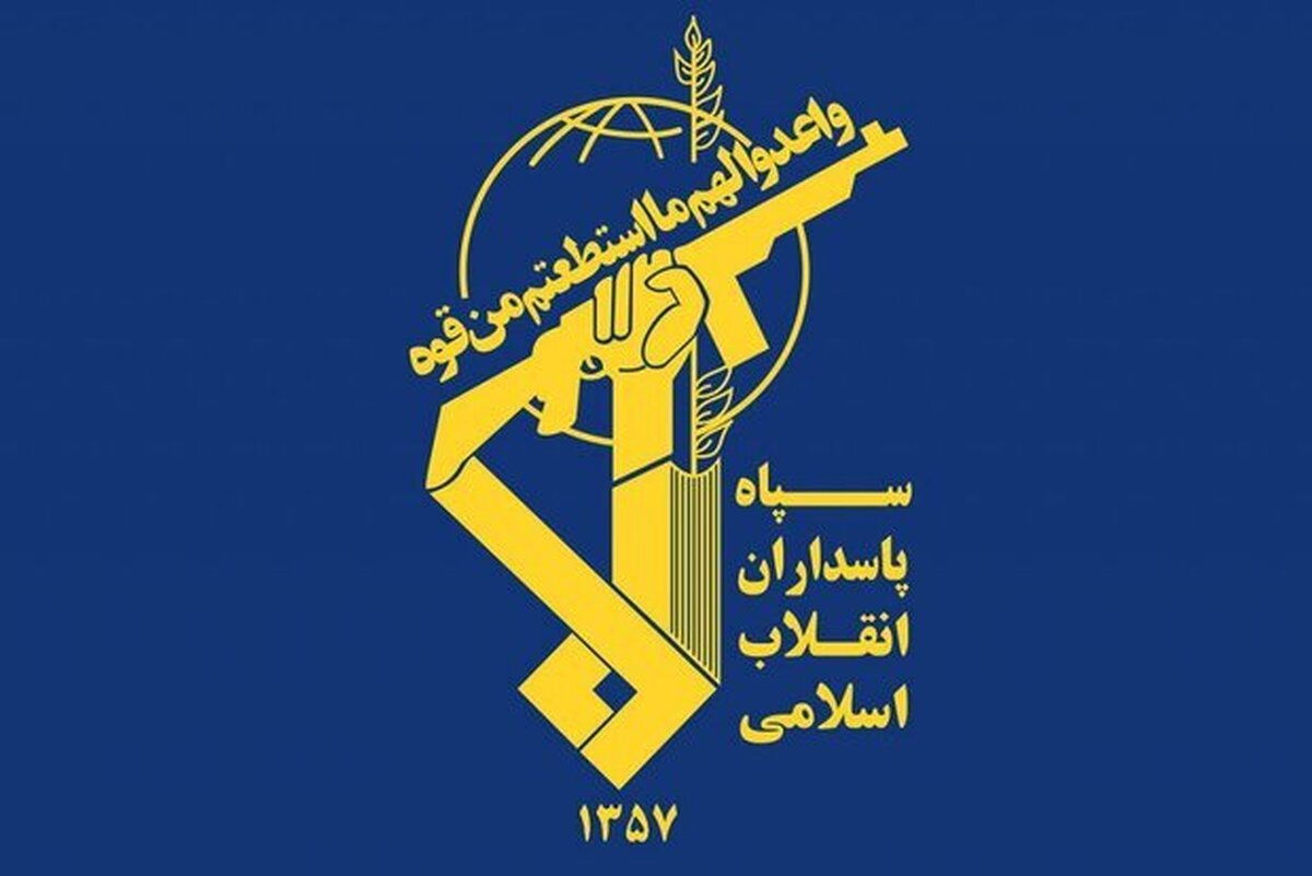 مجاهدت شهدا در حافظه تاریخی کشورمان ماندگار خواهد شد