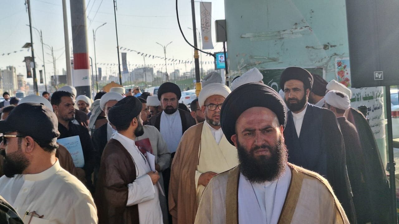 طلاب حوزه علمیه نجف: مقام مرجعیت خط قرمز ماست