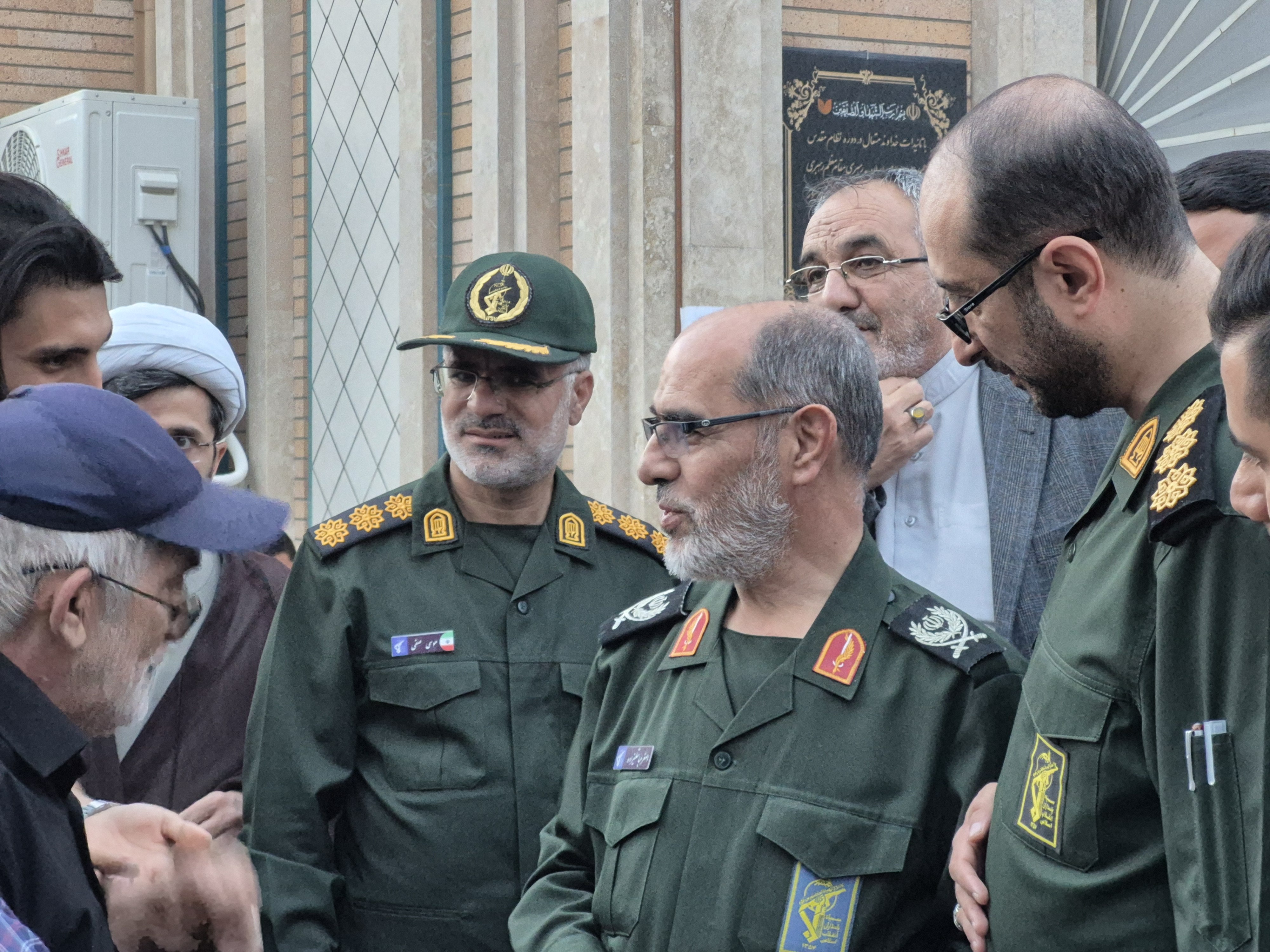 گفت‌وگوی فرمانده سپاه عاشورا با اهالی شنب‌غازان تبریز+ تصاویر