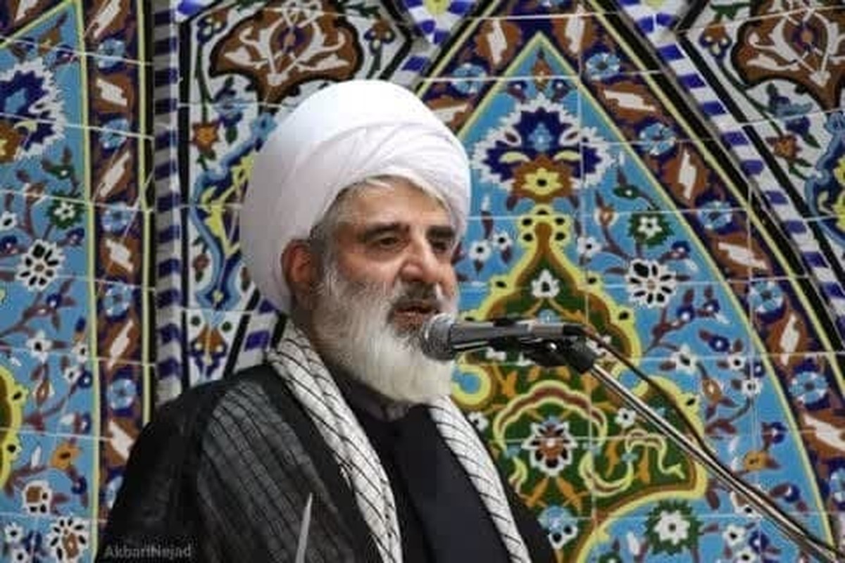 عزت و امنیت و استقلال ملت ایران مرهون روشنگریهای رهبری است