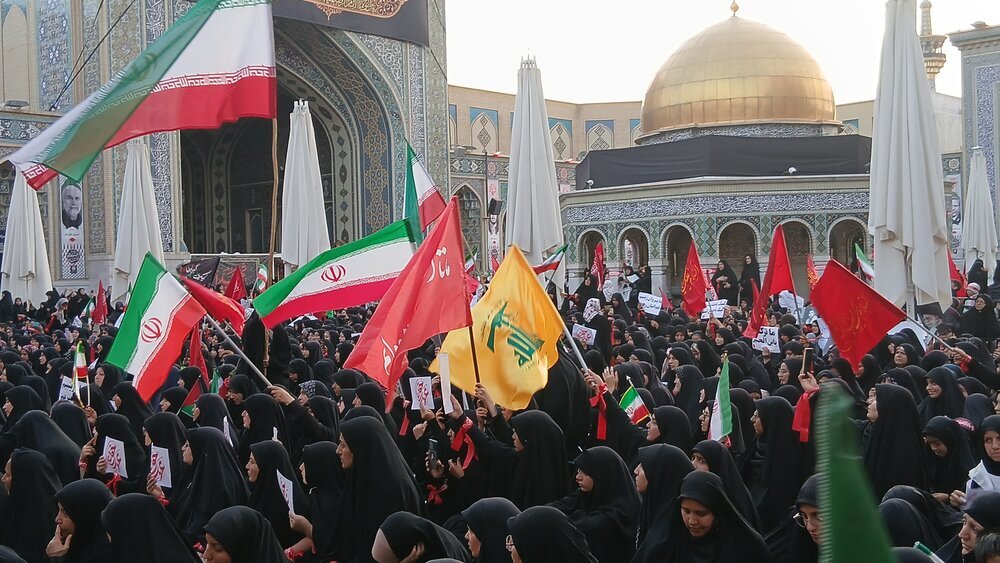 بانوان مشهدی با الگوگیری از حضرت زینب(س) بیعتی دوباره با ولایت بستند