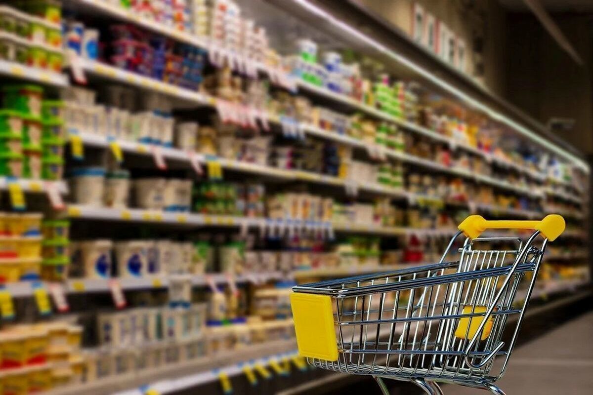 مشکلی در تأمین و توزیع کالاهای اساسی در فارس وجود ندارد
