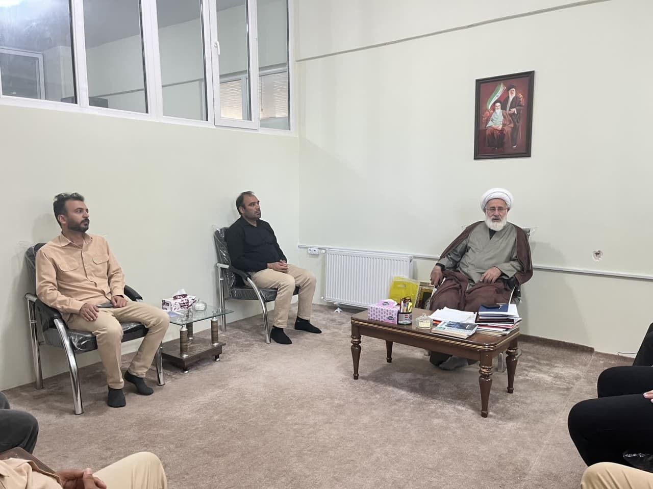 دیدار مسئولین قرارگاه خاتم‌الانبیاء با امام جمعه هادیشهر با محوریت گرامیداشت شهدا+ تصاویر