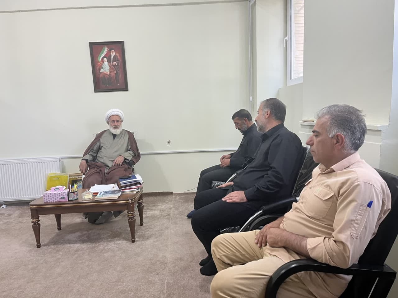دیدار مسئولین قرارگاه خاتم‌الانبیاء با امام جمعه هادیشهر با محوریت گرامیداشت شهدا+ تصاویر