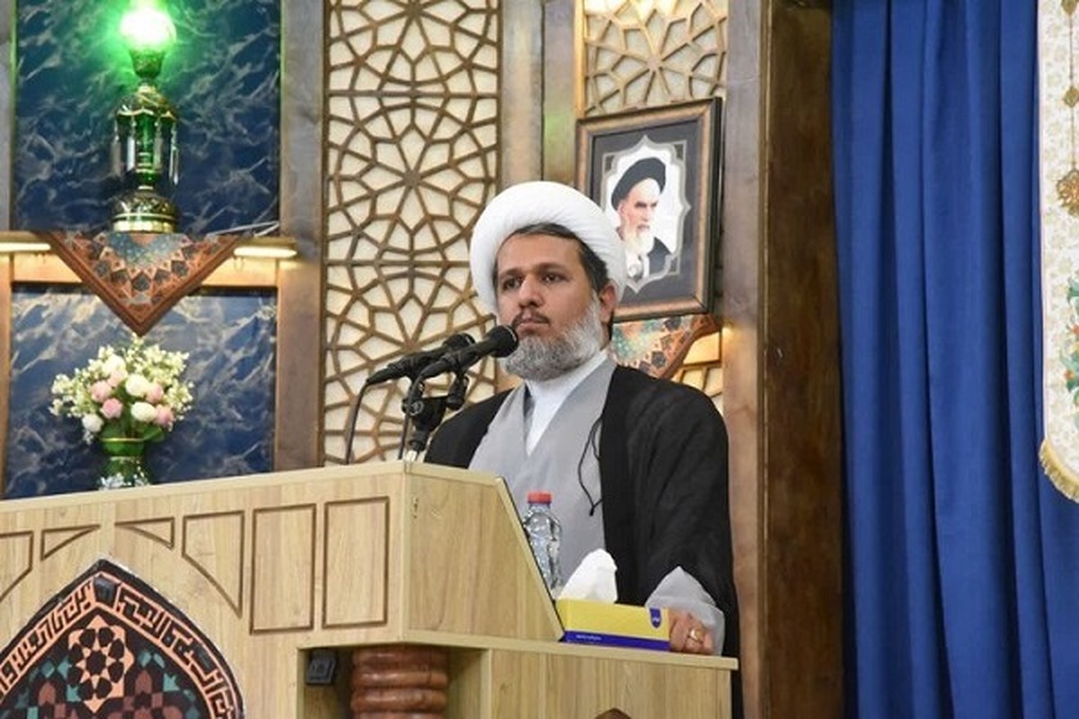 ملت ایران با پیروی از نهضت عاشورا در برابر استکبار ایستاده است