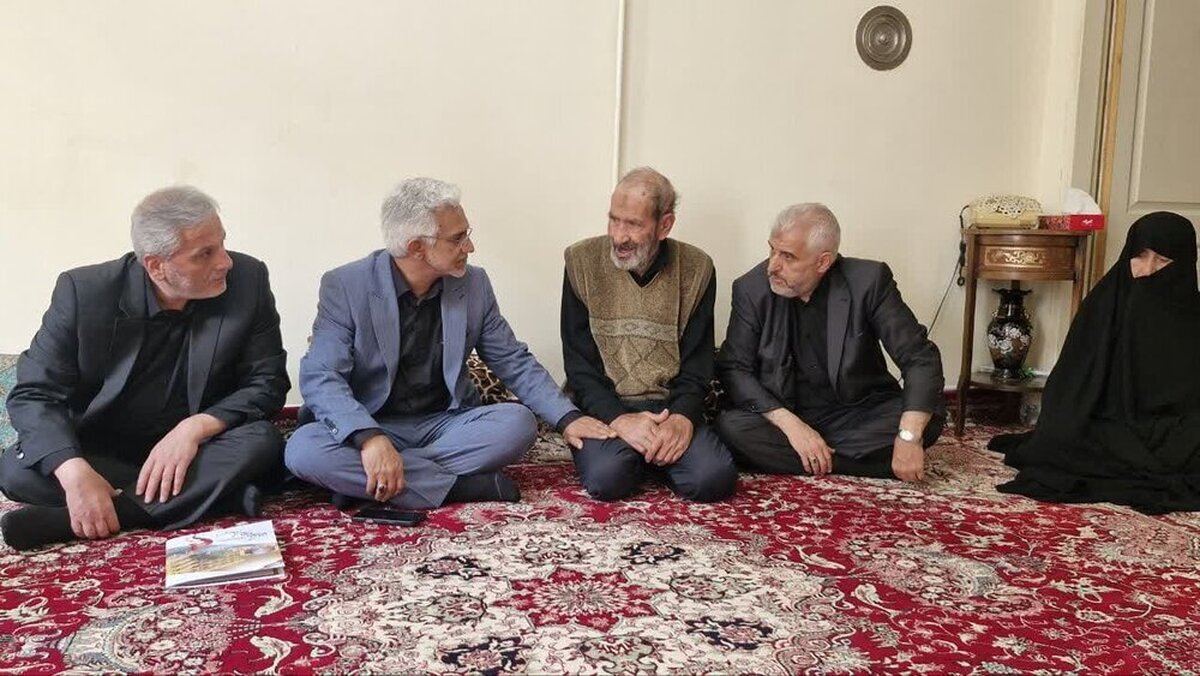 خدمتگزاری به خانواده‌های شهدا وظیفه همگانی است