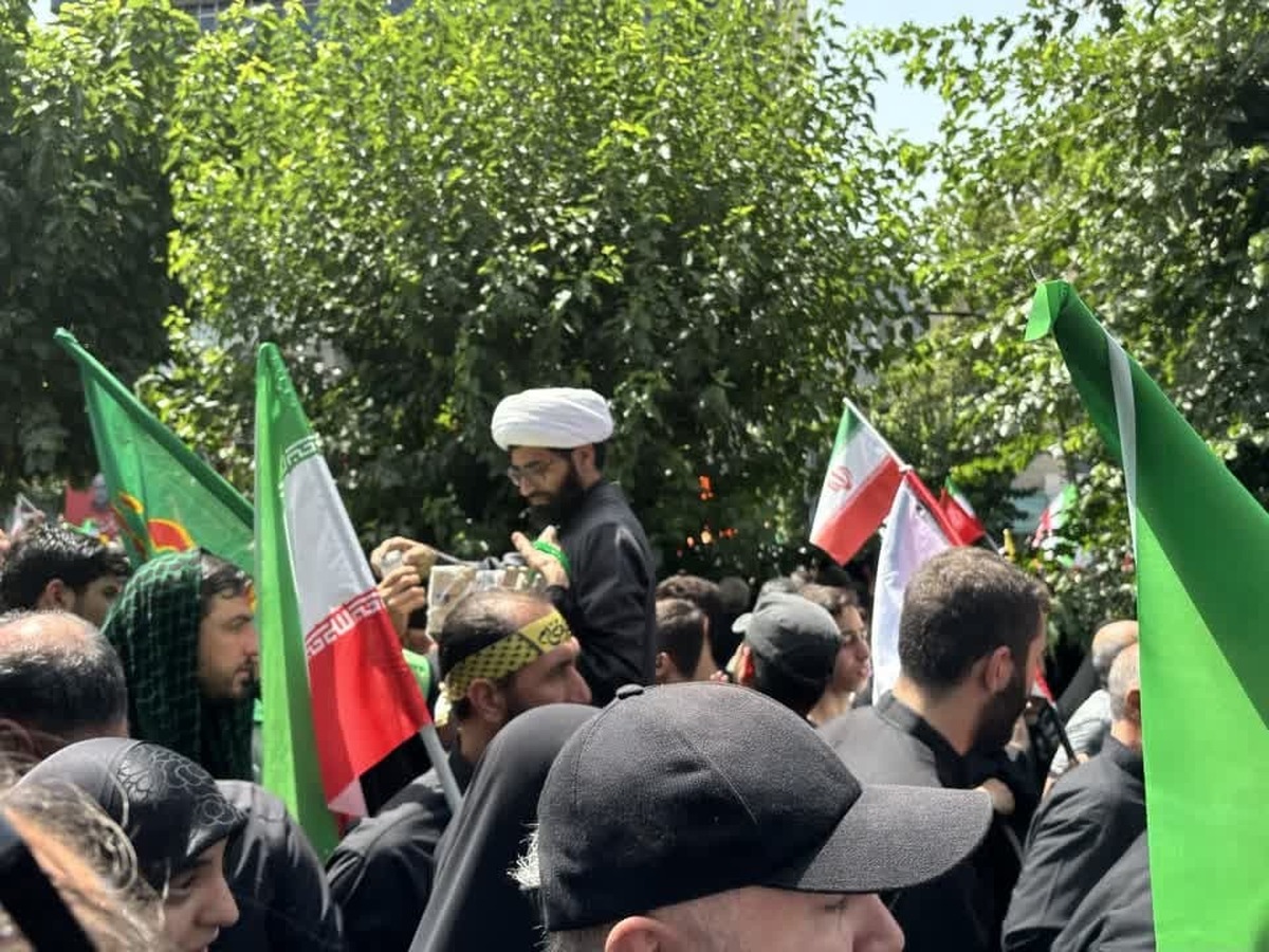 خدمت‌رسانی طلاب در حماسه بدرقه شهدای اقتدار