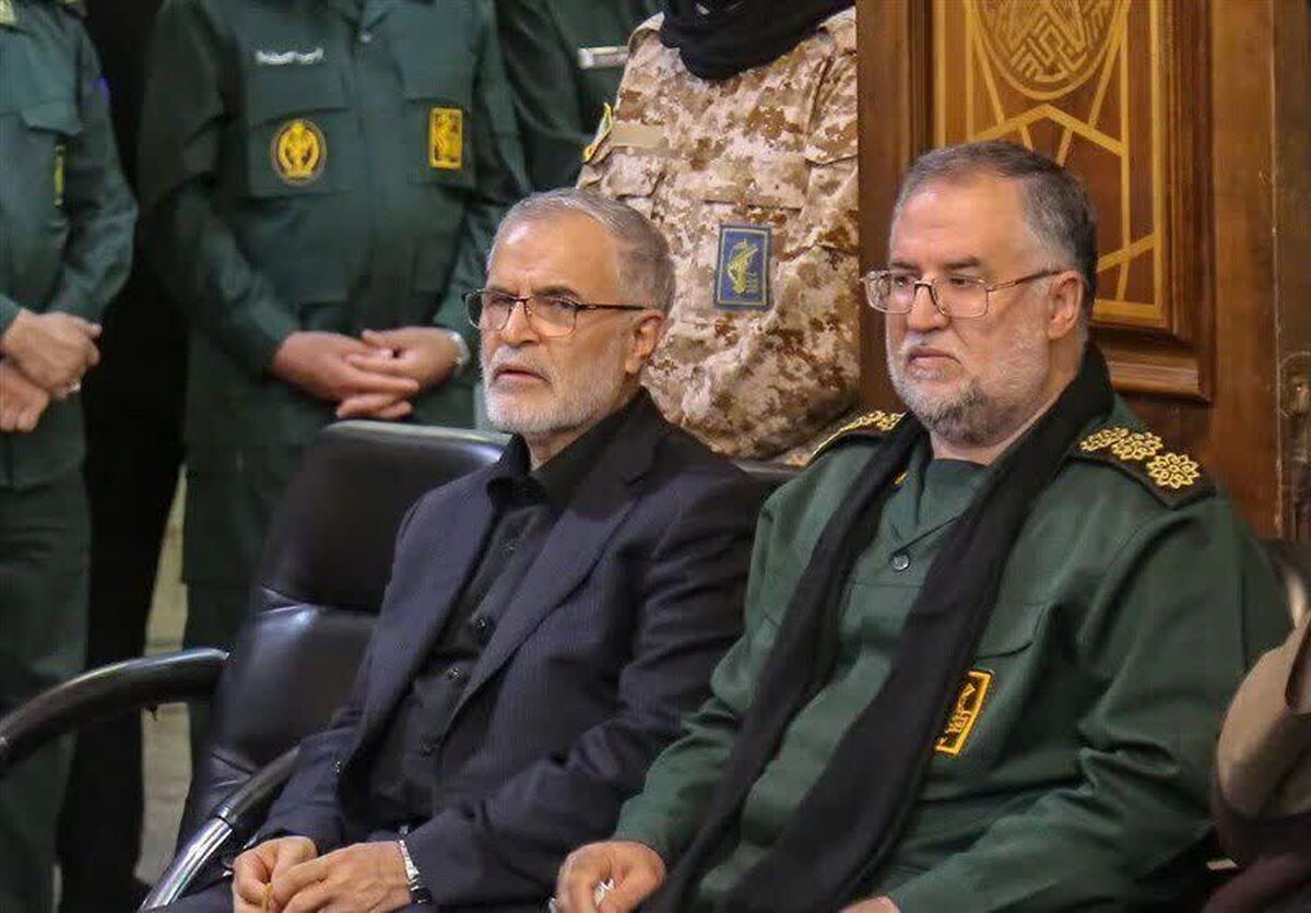 دیدار معاون امنیتی وزیر کشور با خانوادههای شهدای جنگ تحمیلی ۱۲ روزه در تبریز