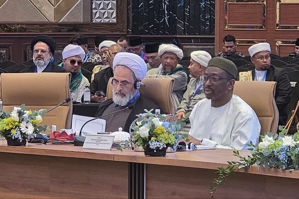 گزارش جامع از سفر آیت‌الله اعرافی به مالزی