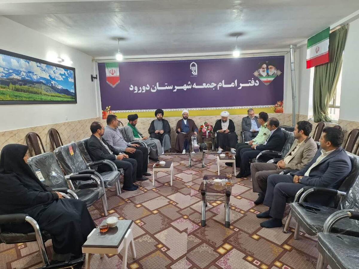 فرهنگ زیربنای جامعه است