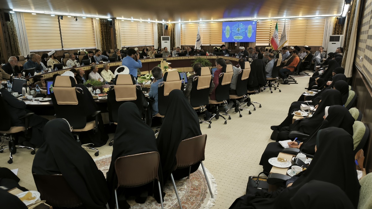 چهاردهیمن همایش سراسری مسئولان جوامع قرآنی عصر در مشهد مقدس برگزار شد