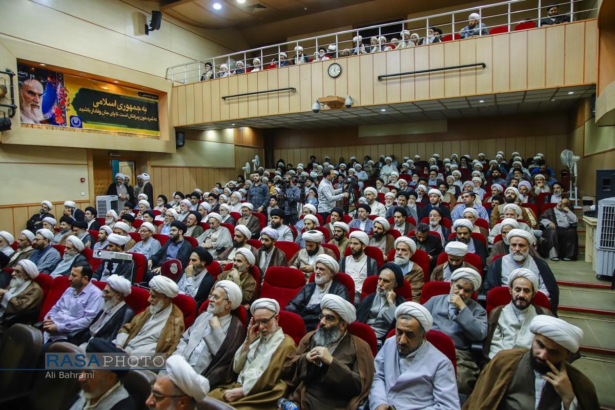 آیین رونمایی و آغاز جلسات درس اخلاق در مساجد استان قم برگزار شد