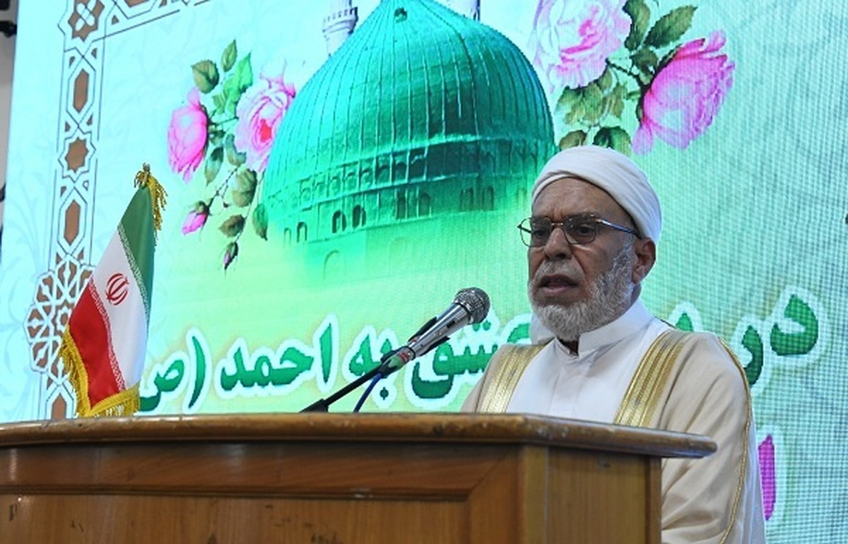 تأکید امام جمعه اهل سنت شیراز بر نقش وحدت در دفاع مقدس 12 روزه