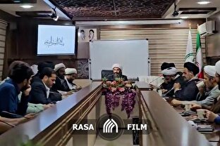 نشست جمعی از خطبا و امامان جماعت استان چهارمحال و بختیاری با مدیرعامل خبرگزاری رسا