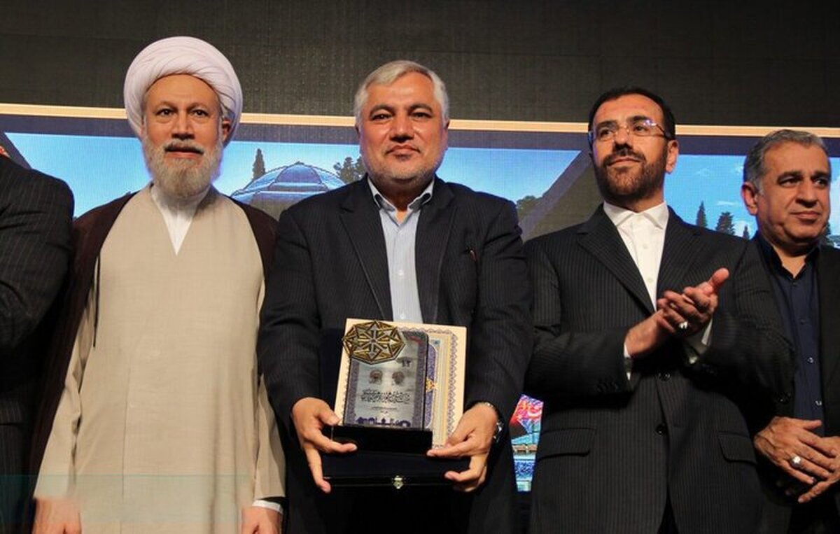 کمیته امداد امام خمینی فارس دستگاه برتر در جشنواره شهید رجایی شد