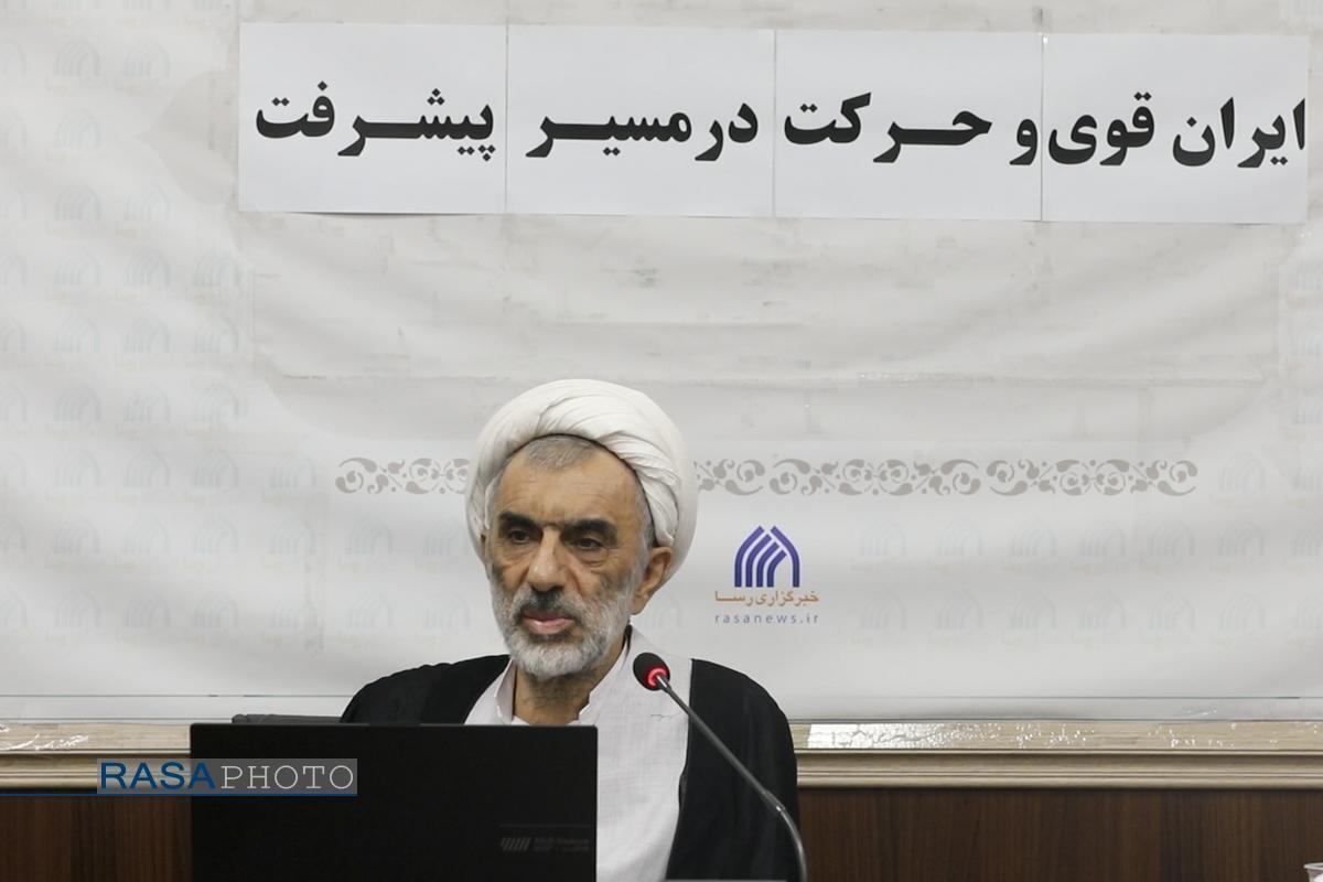 پیشرفت اقتصادی ایران با الگوهای اسلامی و ایرانی ممکن است