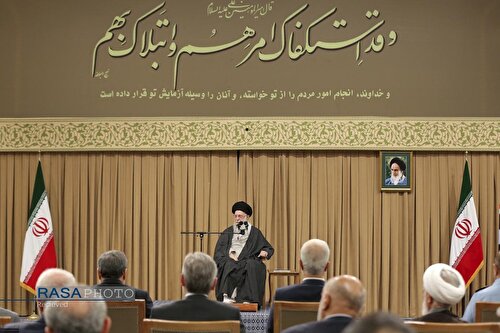 دیدار رئیس‌ جمهور و اعضای هیئت دولت با رهبر معظم انقلاب