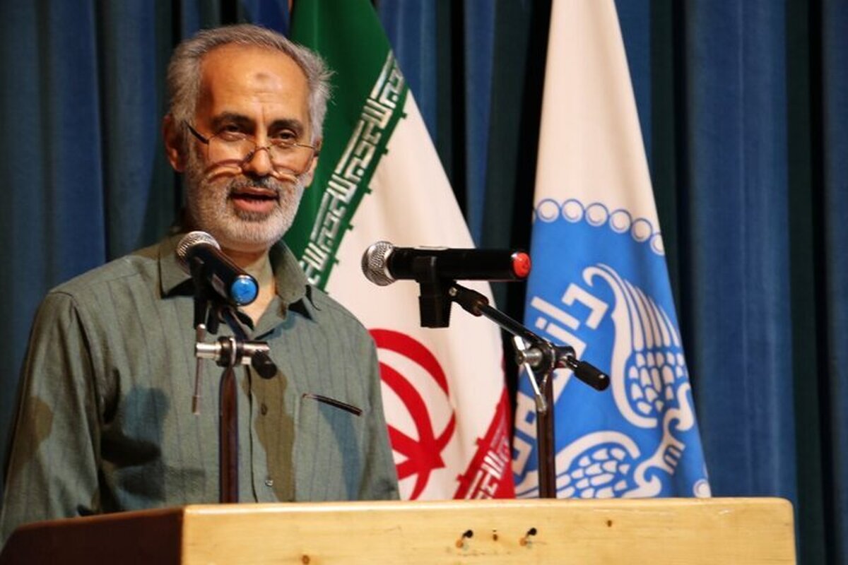 هوش مصنوعی در کنار دهخدا؛ تالیف لغتنامه با روش سنتی۴۰۰ سال طول میکشد