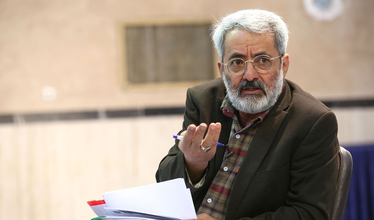 نسخه‌نویسان «تسلیم» و تندروها هر دو به دشمن امید می‌دهند