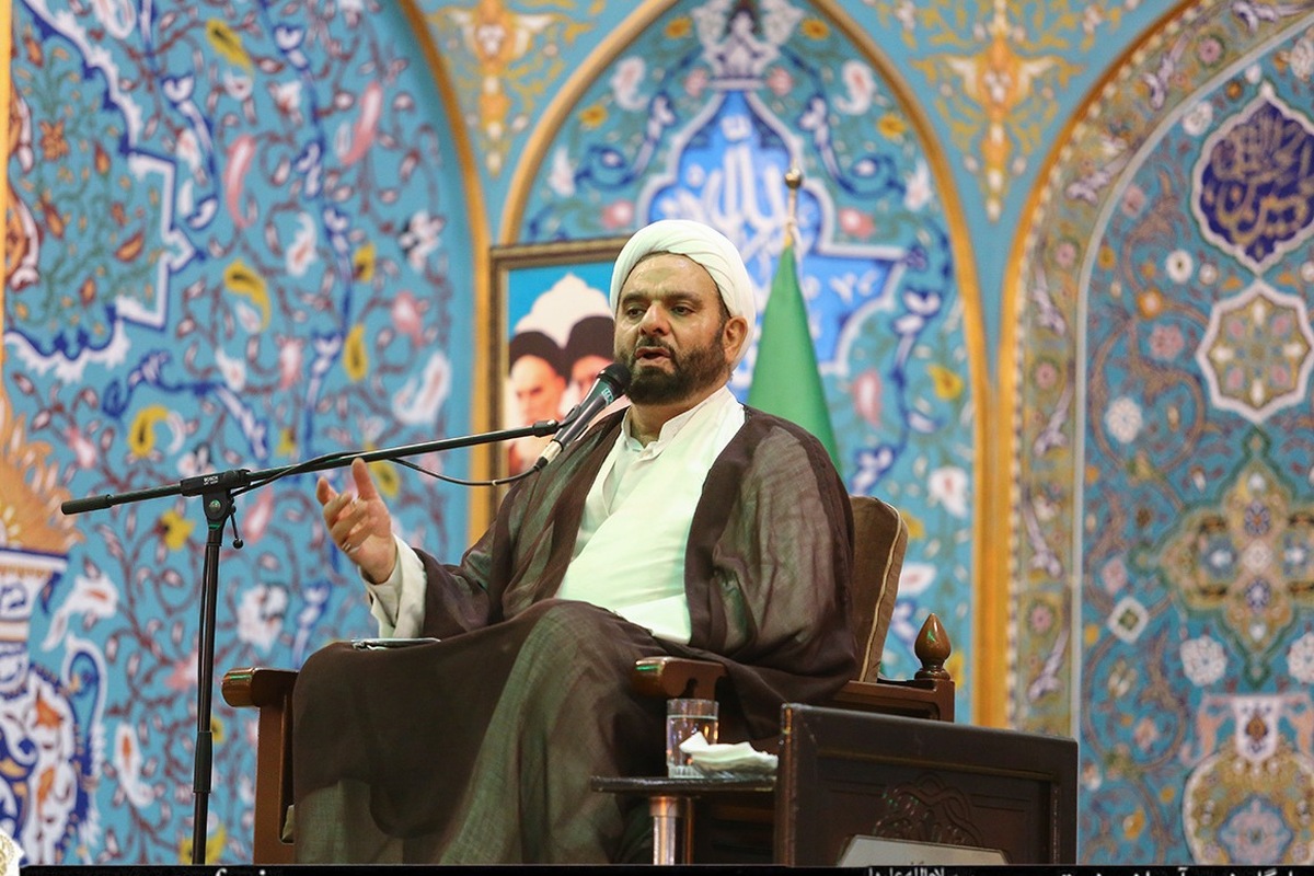 تمام واجبات و مستحبات به انسان سرور و شادی می بخشد