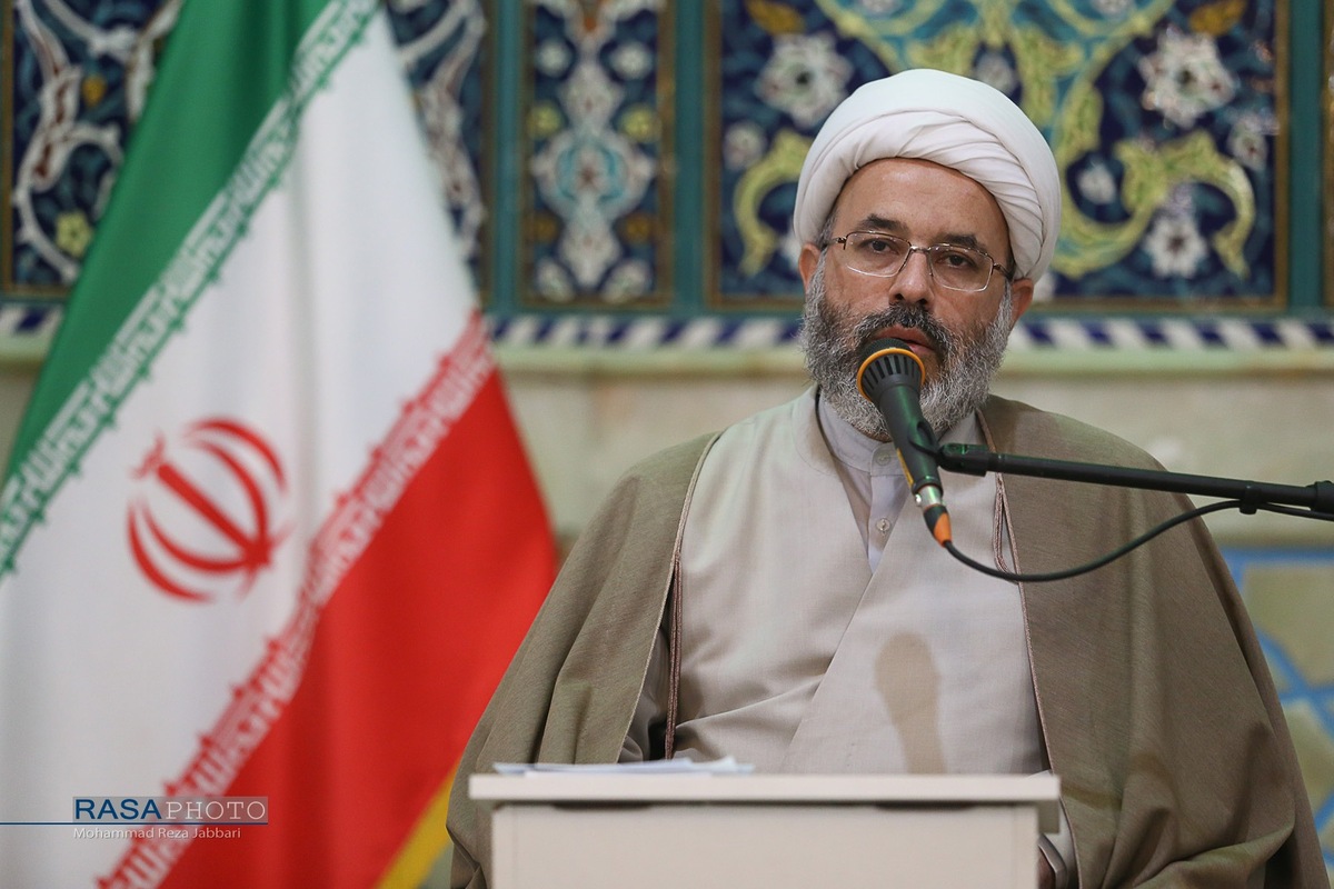 ابعاد هویت صنفی بانوان طلبه/ضرورت خودشناسی، معنای حقیقی طلبگی و تمایز جایگاه طلاب در جامعه