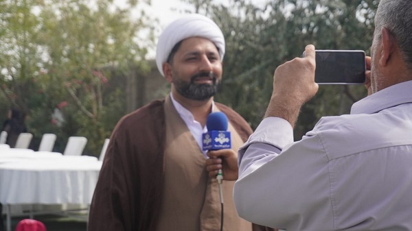 اهداء 1200 بسته لوازم‌التحریر و لباس فرم توسط گروه جهادی طلاب محبان ثارالله شیراز