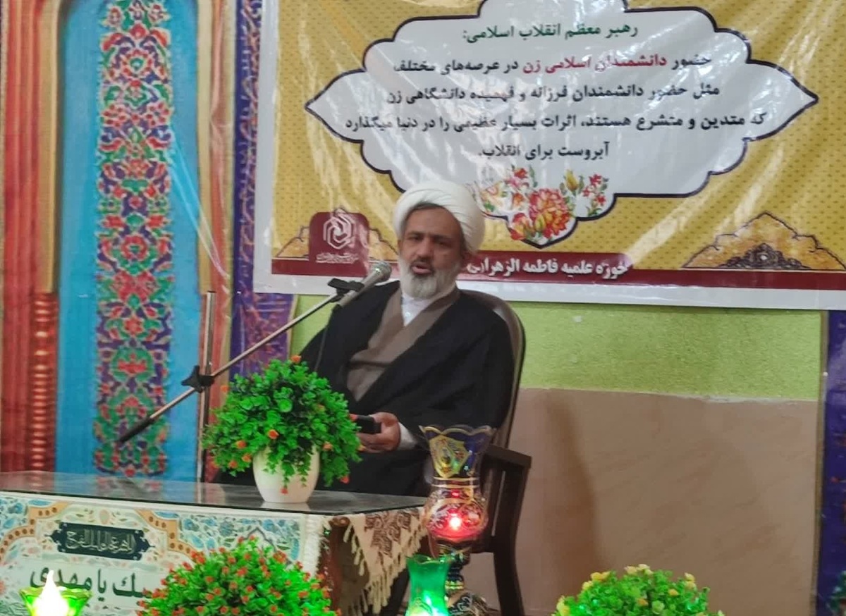 طلبه انقلابی نسبت به مسائل جامعه اسلامی دغدغه مند است