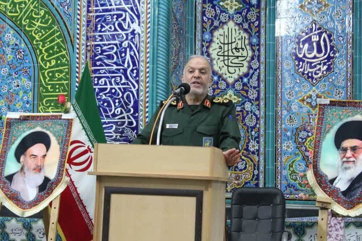 ملت ایران تمام قد پای نظام و انقلاب و رهبری ایستاده است
