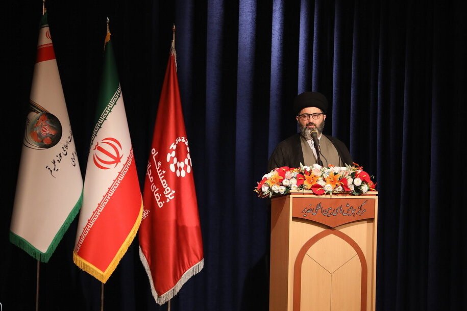 گزارشی از همایش «تجلیل از مبلغان فعال فضای مجازی در دفاع مقدس ۱۲روزه»