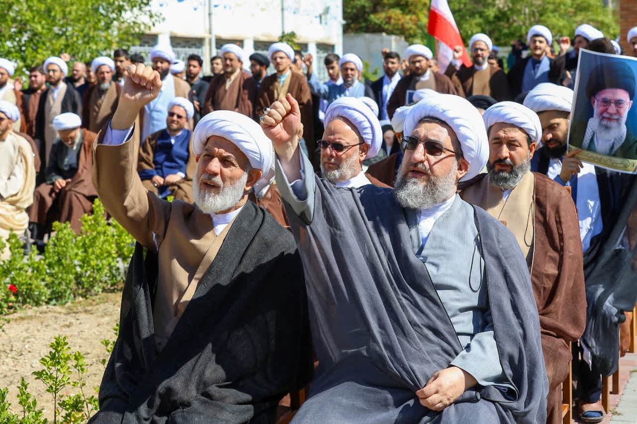 وحدت، غنیسازی و نه به مذاکره با آمریکا+ تصاویر وحدت، غنیسازی و نه به مذاکره با آمریکا+ تصاویر