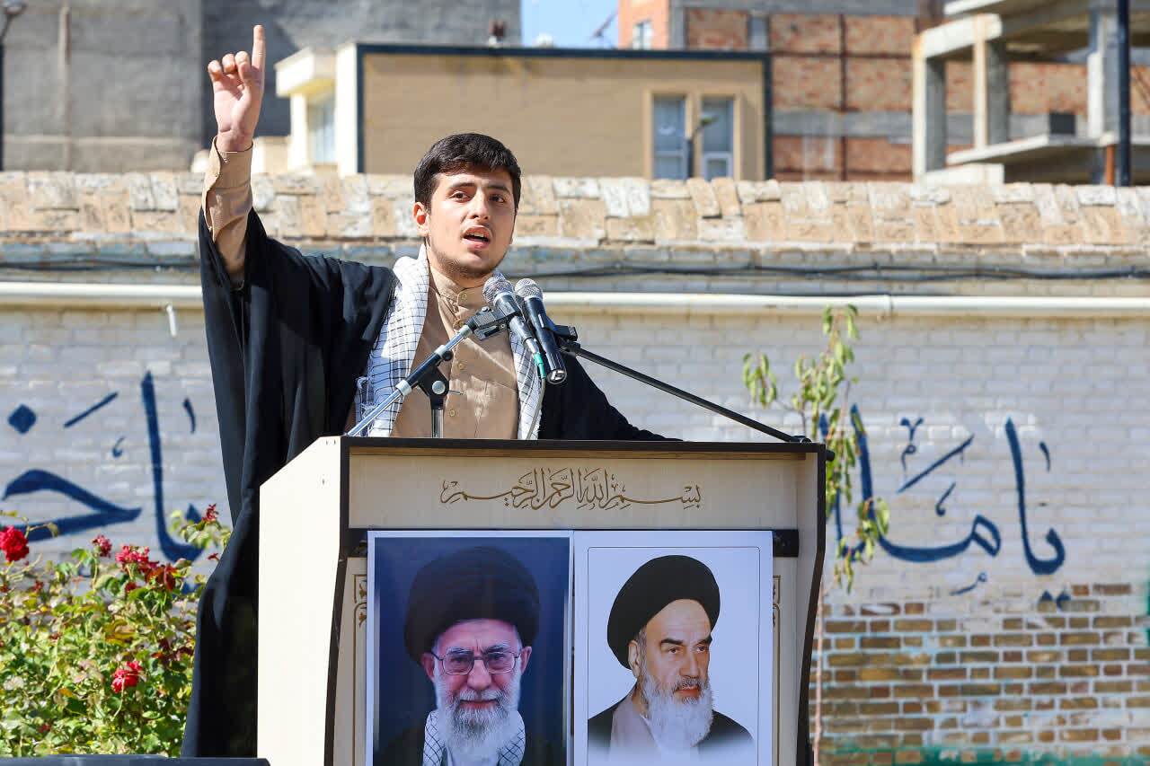 وحدت، غنیسازی و نه به مذاکره با آمریکا+ تصاویر وحدت، غنیسازی و نه به مذاکره با آمریکا+ تصاویر