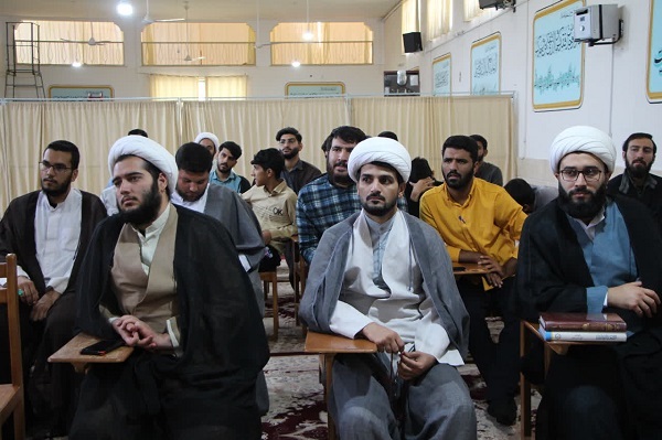 نگاهی به سفر مدیر حوزه علمیه فارس به آباده
