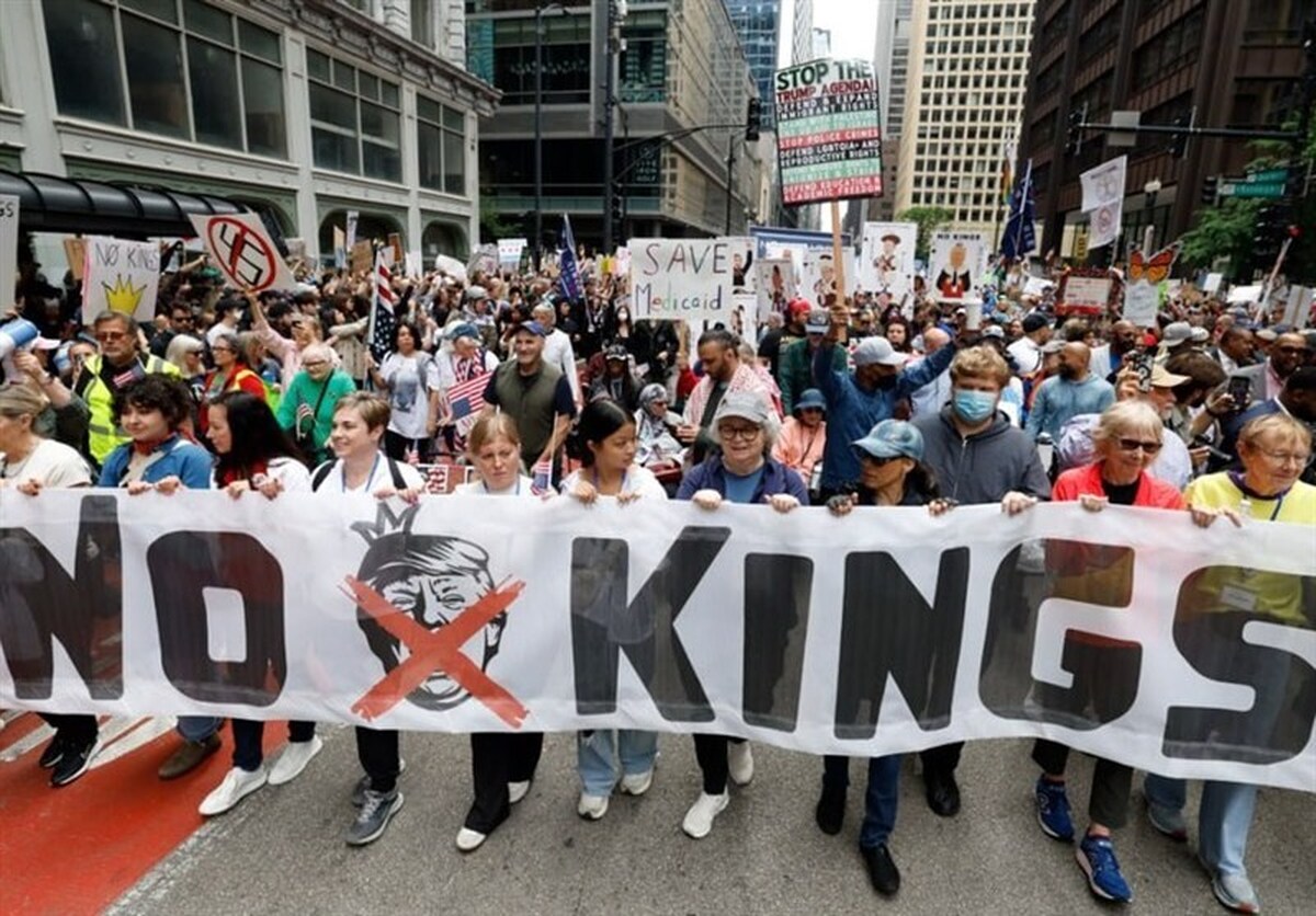 موج گسترده اعتراضات «بدون پادشاه» علیه ترامپ در سراسر آمریکا و اروپا