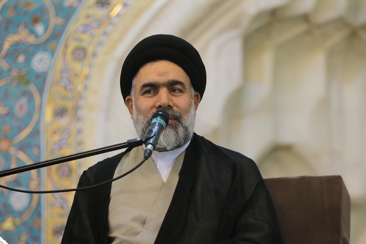 دفاع از ارزش‌های دینی وظیفه‌ای همگانی است