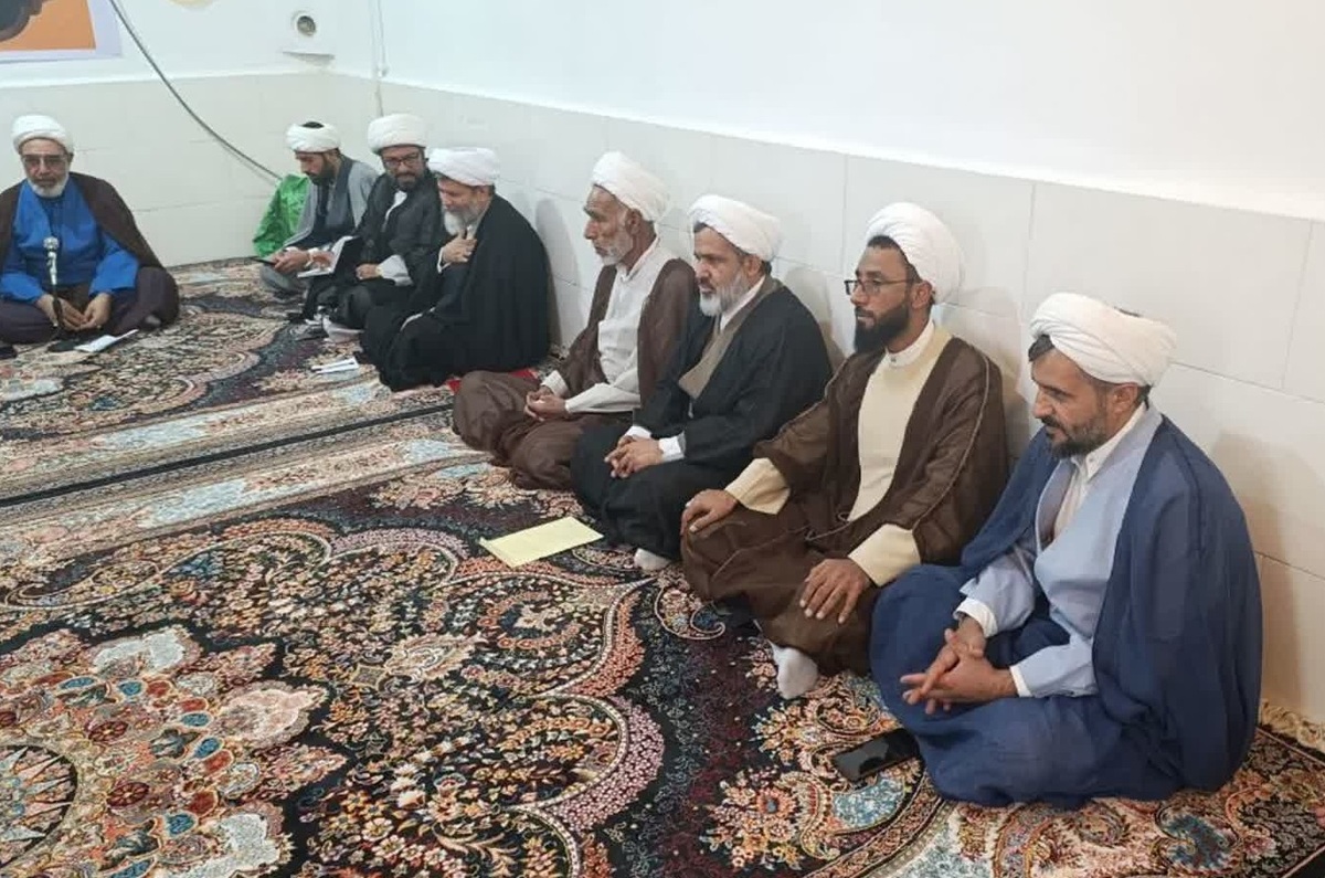 نشست هم‌اندیشی مدیر حوزه علمیه فارس با اساتید مدرسه علمیه داراب برگزار شد