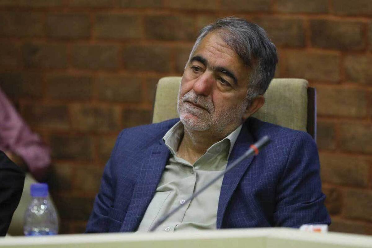 جامعه از کارِ حوزه بیخبر است