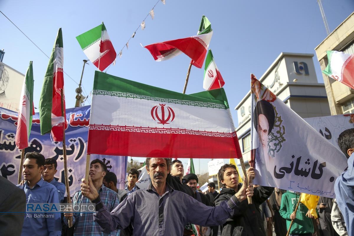 امت حزبالله قم در روز 13 آبان حماسه آفرید امت حزبالله قم در روز 13 آبان حماسه آفرید