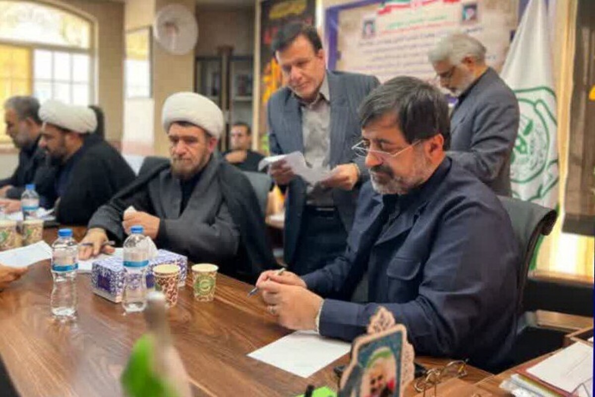 رسیدگی به ۲٠٠ پرونده خانواده‌های زندانیان توسط استاندار و دادستان قم