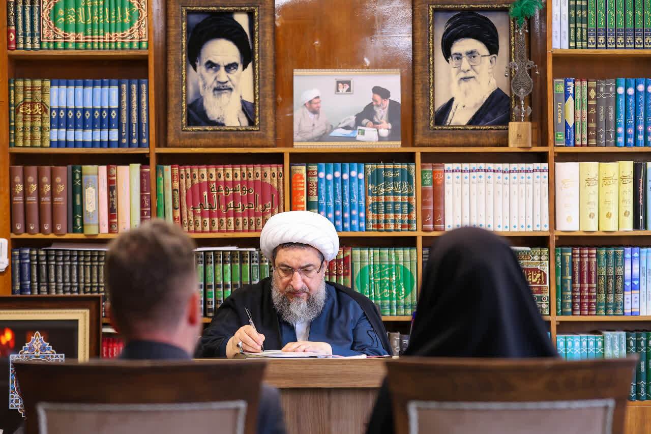 دیدار چهره به چهره اقشار مختلف مردم با امام جمعه تبریز+ تصاویر دیدار چهره به چهره اقشار مختلف مردم با امام جمعه تبریز+ تصاویر