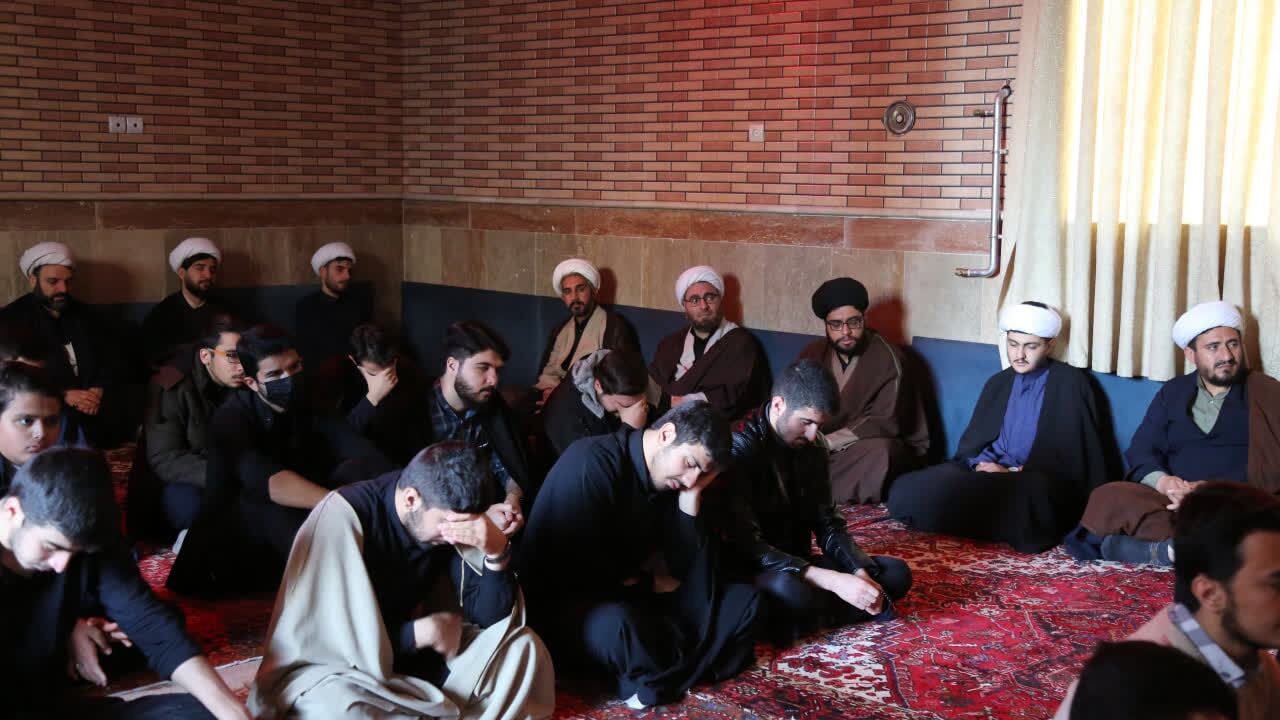 برگزاری آیین باشکوه ایام فاطمیه در حوزه علمیه امیرالمؤمنین+ تصاویر برگزاری آیین باشکوه ایام فاطمیه در حوزه علمیه امیرالمؤمنین+ تصاویر