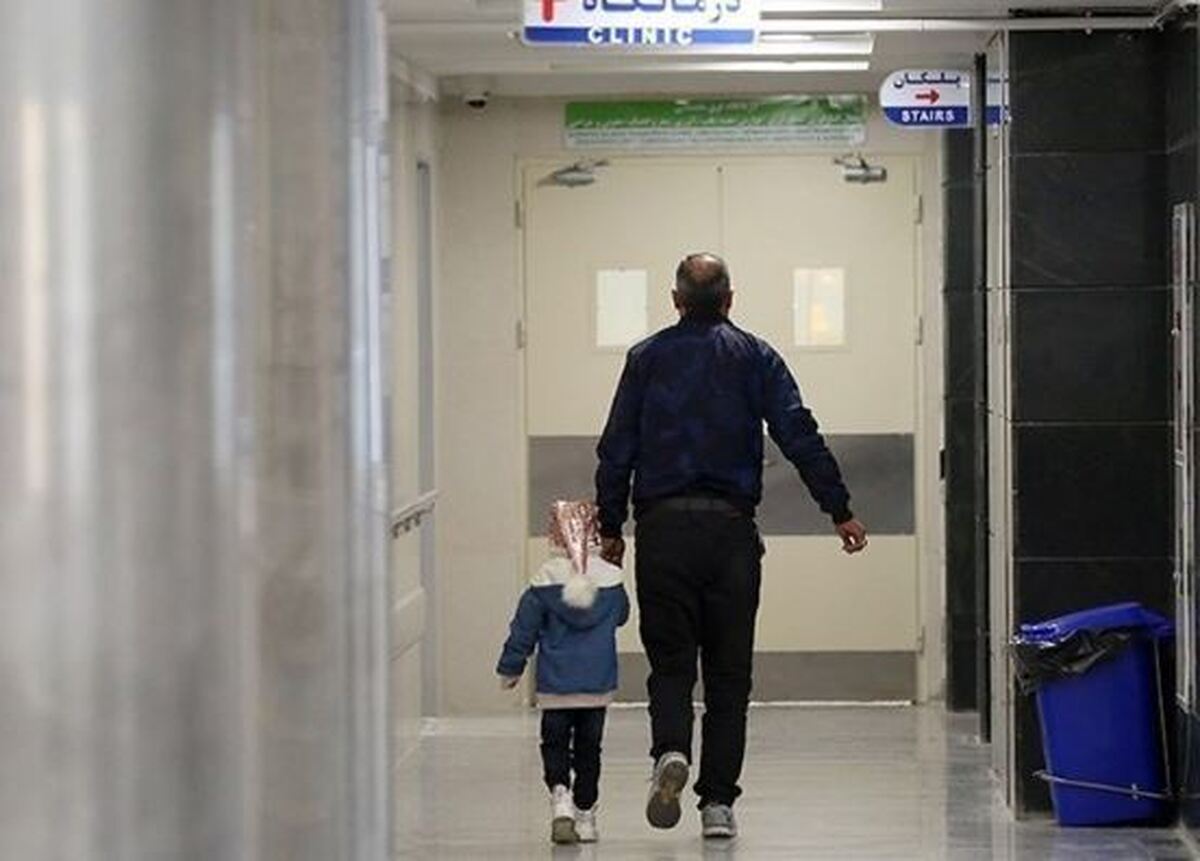 بیماران در صف نوبت‌دهی بیمارستان‌های دولتی/ راهکار تأمین اجتماعی برای کاهش ازدحام