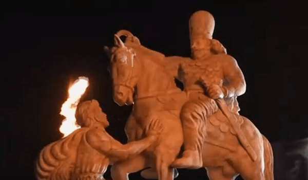 کاربران خارجی: تاریخ، گواه زانو زدن دشمنان در برابر ایرانی‌ها است