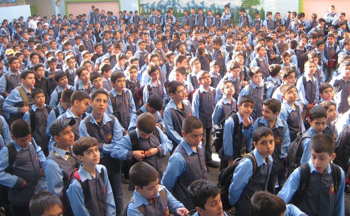 دانش‌آموزان کاشانی در «مسیر انقلاب» ایستادگی و شهادت را روایت کردند