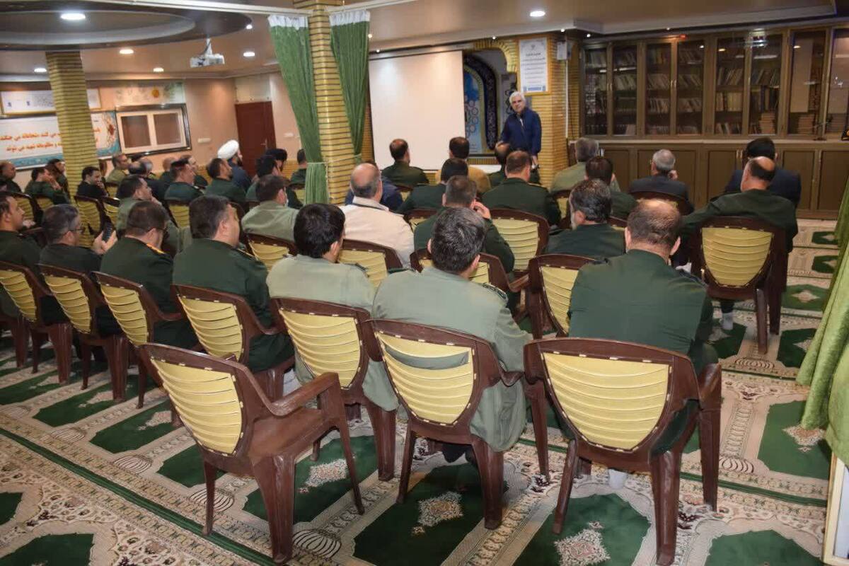 دیدار نماینده مردم مرند و جلفا با فرمانده و کارکنان سپاه مرند