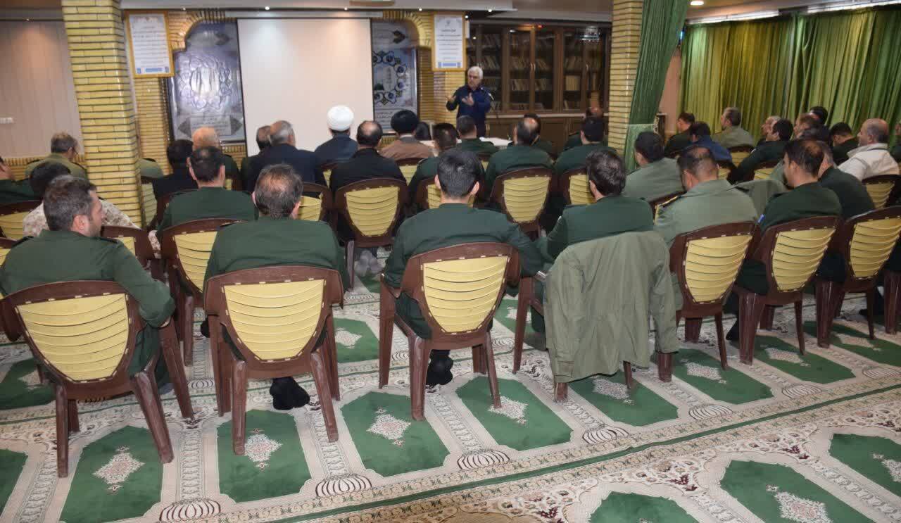 دیدار نماینده مردم مرند و جلفا با فرمانده و کارکنان سپاه مرند+ تصاویر